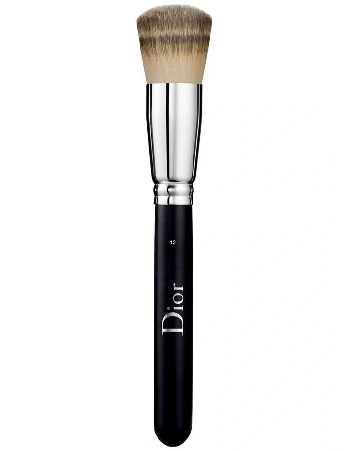 Backstage Light Coverage Foundation Brush DIOR Backstage Light Coverage Foundation Brush -DIOR SHOP unnamed file 692